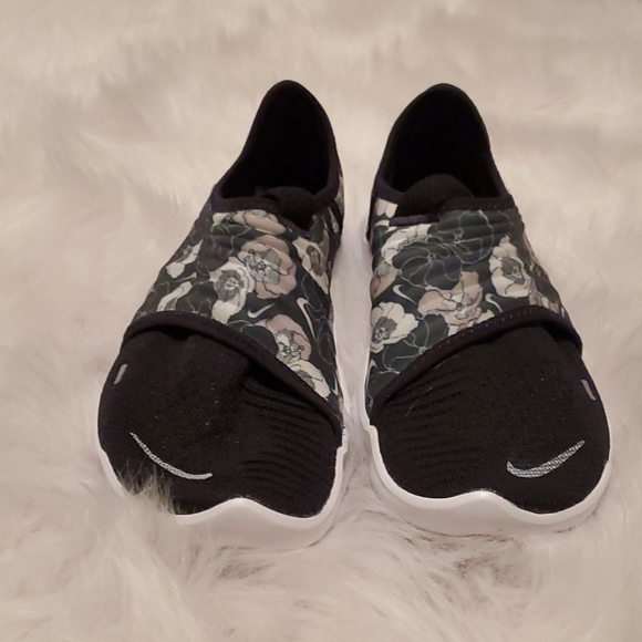 Nike Women's Free Rn Flyknit 3.0 Flr Running - NWT - Picture 3 of 3